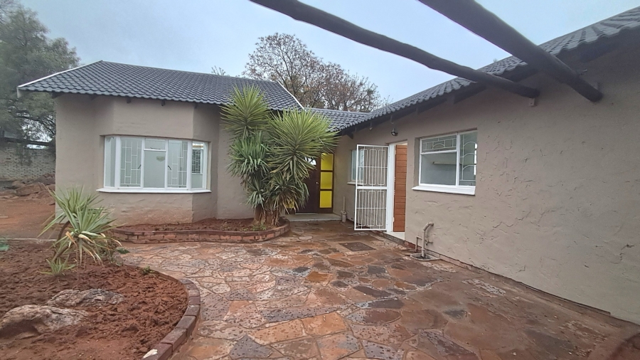 5 Bedroom Property for Sale in Fichardt Park Free State